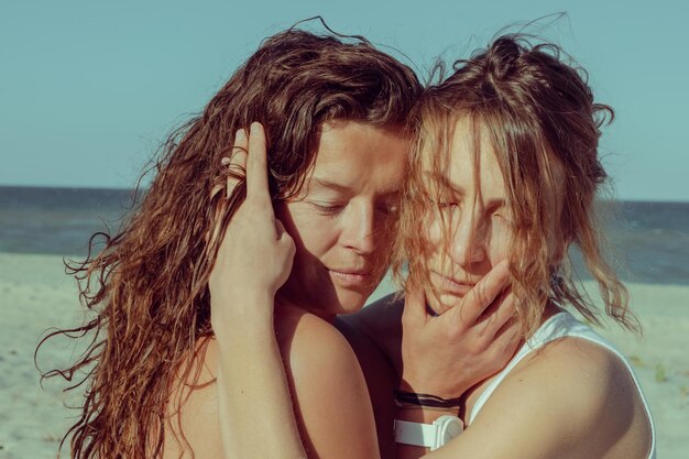 Feliz Pareja Gay Pasar Tiempo Feliz Juntos Pareja De Lesbianas Se