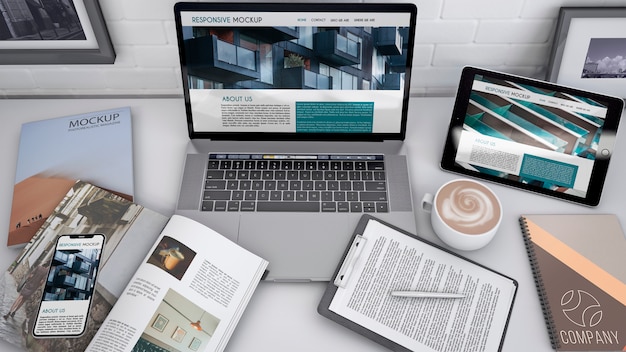 Workspace makieta z komputerem Darmowe Psd