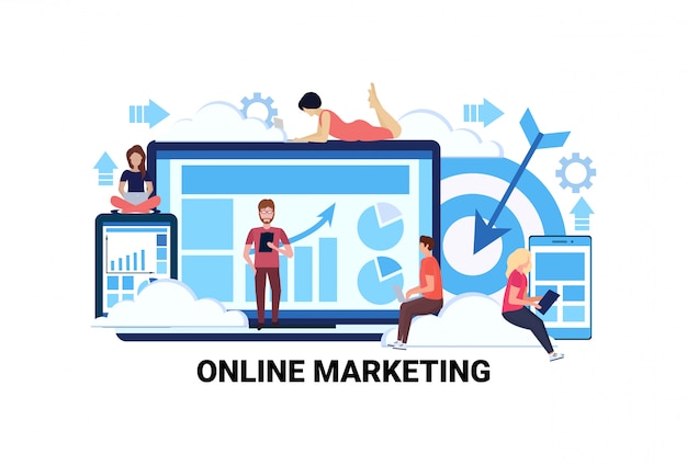 Przedsiębiorcy korzystający z wykresów gadżetów przedstawiają diagram marketingu internetowego e-commerce intern Premium Wektorów