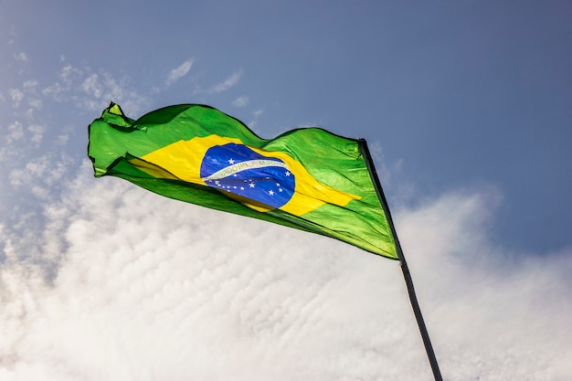Flaga Brazylii Na Zewnatrz W Rio De Janeiro Zdjecie Premium