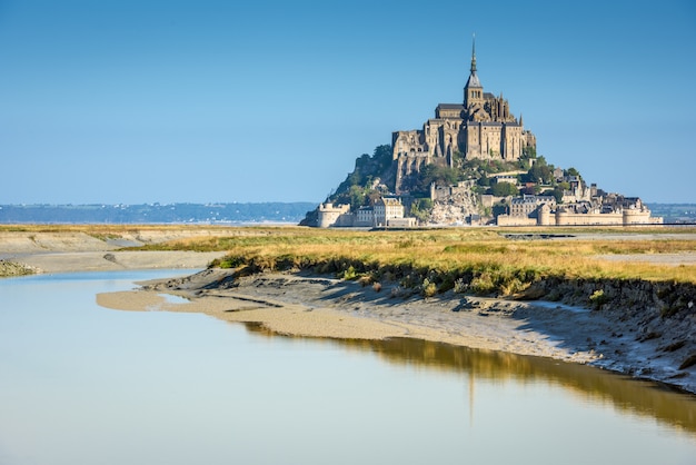 Abadía de mont saint michel | Foto Premium