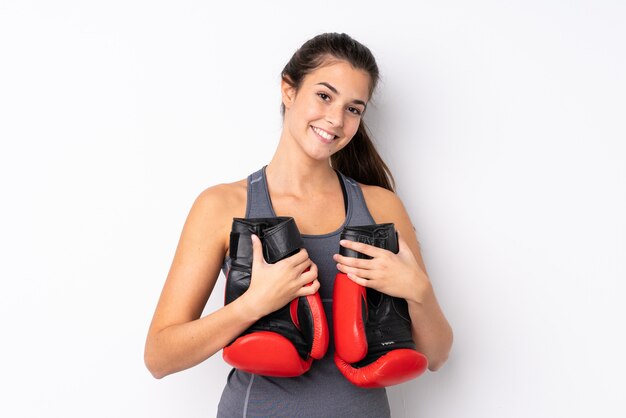 Adolescente brasileña deporte niña con guantes de boxeo Foto Premium