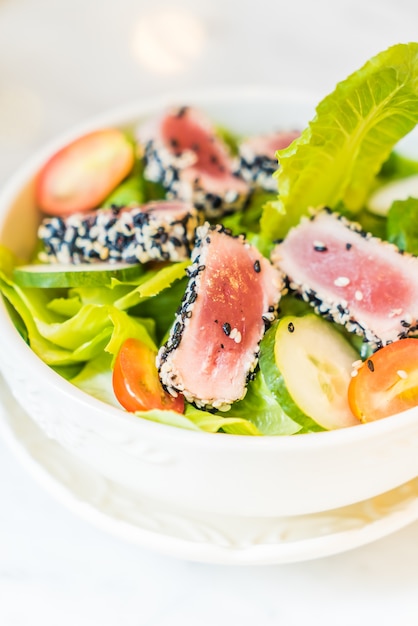 Alimentos preparados gourmet fusión sashimi | Foto Gratis