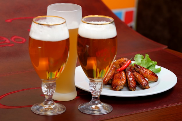 Alitas De Pollo Picantes Para Cerveza Foto Premium