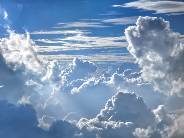 Alto Nubes Cumulos En El Cielo A Gran Altura Visto Desde El Avion Foto Premium