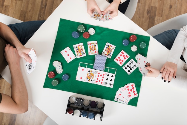 Jugar poker con amigos gratis juegos