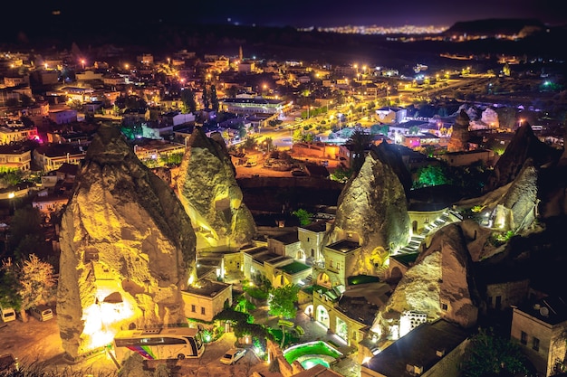 La Antigua Ciudad Y El Castillo De Uchisar Cavaron Las Montañas De