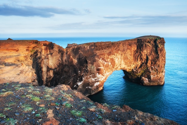 Area De Dyrholaey En Islandia Cerca De La Playa De Arena Negra