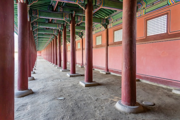 Arquitectura coreana tradicional en el palacio de gyeongbokgung ...