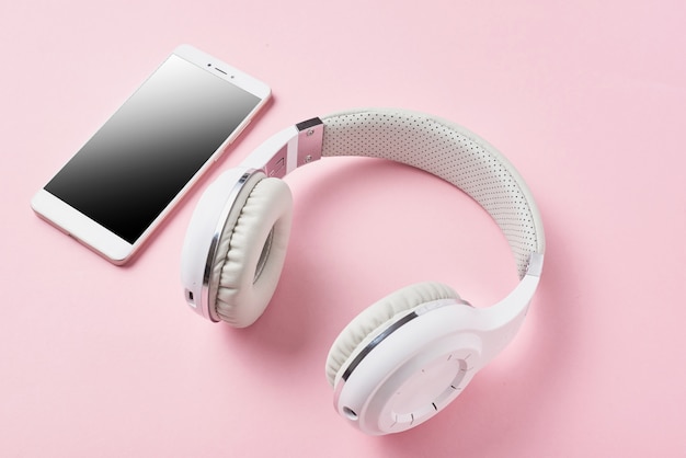 auriculares inalambricos rosa pastel