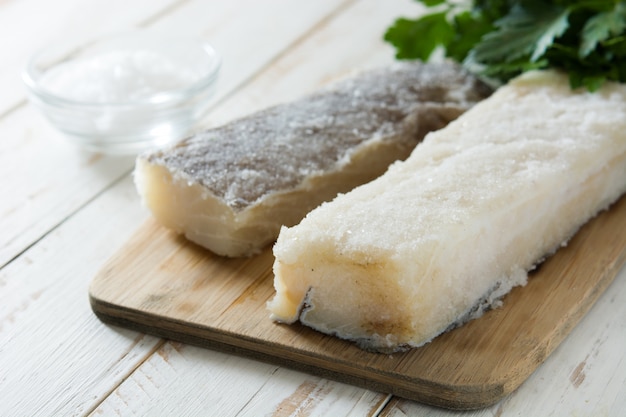 Bacalao Seco Salado En Mesa De Madera Blanca Comida T Pica De Pascua