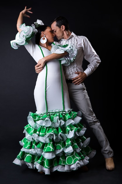 Bailarines De Flamenco Elegantes Foto Premium