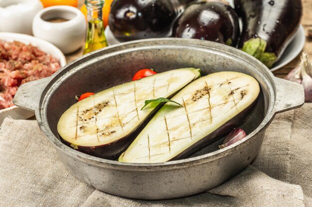 Berenjena Rellena Lista Para Hornear Con Carne Molida Verduras Y