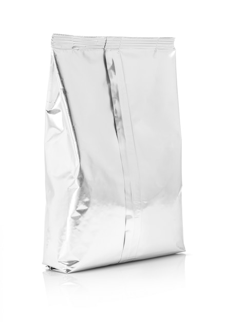 Bolsa De Papel De Aluminio De Embalaje En Blanco Aislada Foto Premium