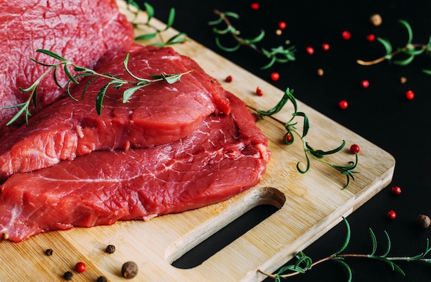 Carne Fresca Y Cruda Pieza Entera De Carne Roja Lista Para Cocinar A