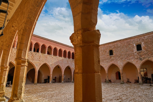 Castillo de mora de rubielos en teruel españa | Foto Premium