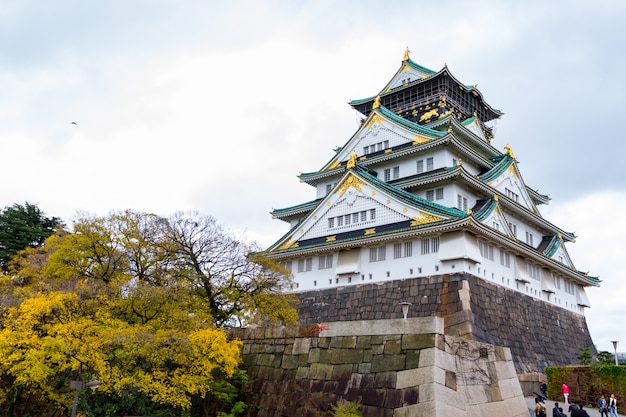 Castillo de osaka en el parque del castillo de osaka japón | Foto ...