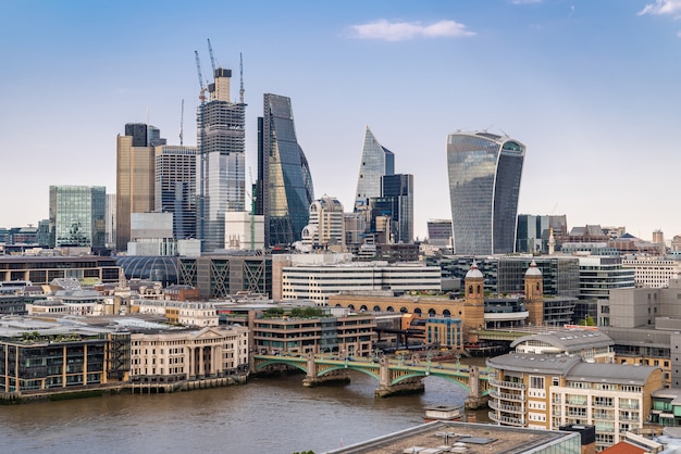 El Centro De Londres Con El Rio Tamesis Foto Premium