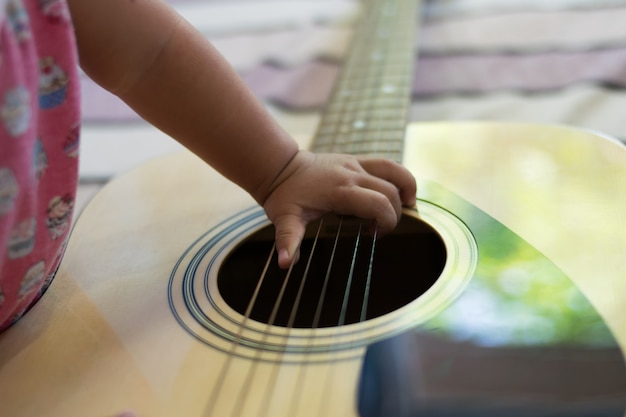 guitarra bebe