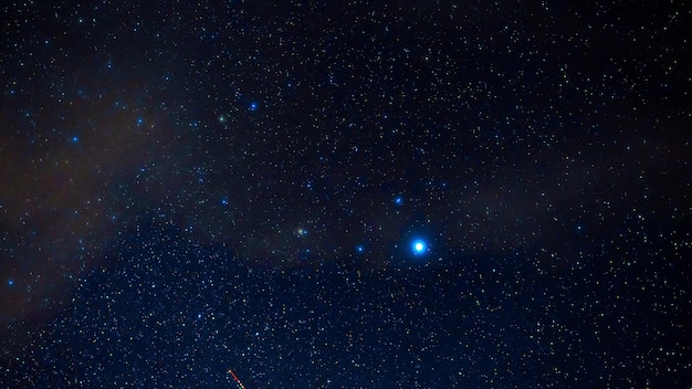 Cielo Estrellado Con Constelaciones Brillantes Y Estrellas Fugaces Por La Noche Timelapse Del 0442
