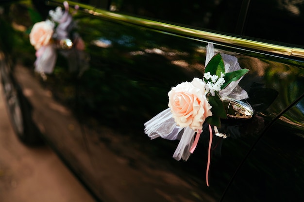 coche-boda-decorado-flores_109285-375.jp