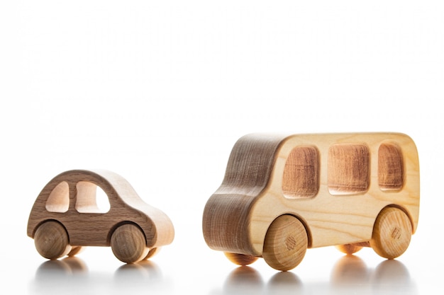 coches de madera para niños