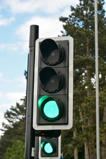 Color verde en el semáforo. | Foto Premium