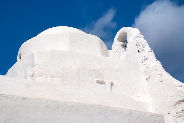 Cúpula Y Campanario De La Iglesia Panagia Paraportiani En Mykonos ...