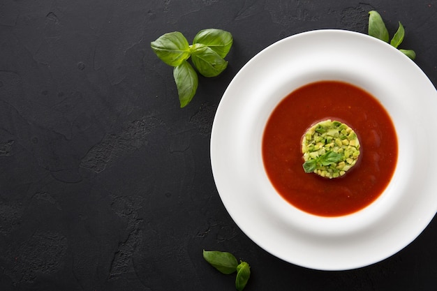 Delicioso Y Sabroso Gazpacho De Sopa Fr A De Tomate Con Aguacate De