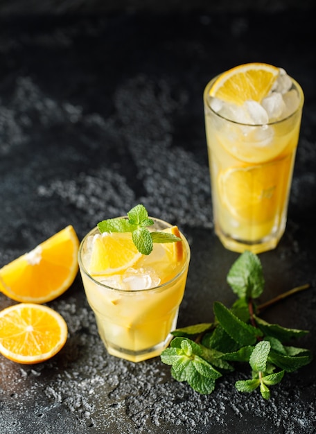 Destornillador De C Ctel C Ctel Casero De Naranja Con Menta Y Vodka Ron Con Jugo De Naranja