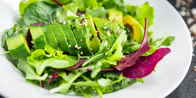 Ensalada De Aguacate Mezcla De Hojas Frescas Lechuga Espinaca