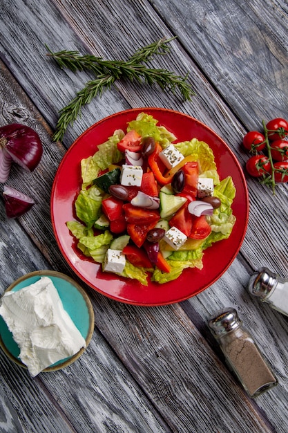 Ensalada Griega De Pepino Fresco Tomate Pimiento Dulce Lechuga Cebolla Roja Queso Feta Y 6122