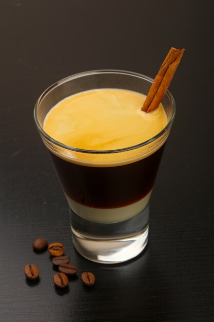 Espresso con leche condensada Foto Premium