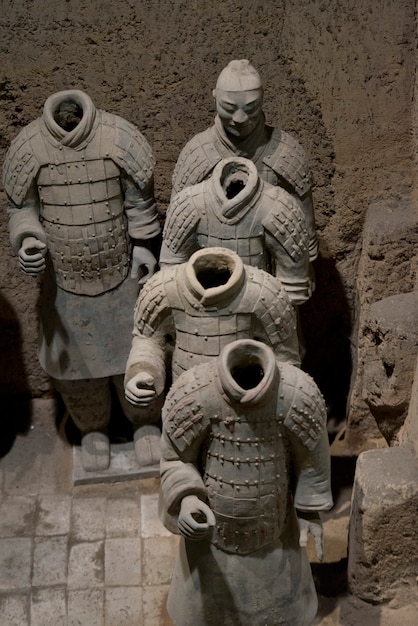 Estatua De Guerreros De Terracota En El Museo Del Ejército De Terracota Guerreros Xian China 9396