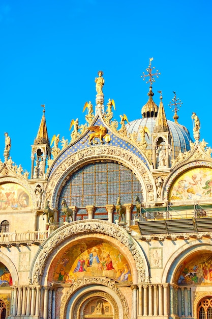 Fachada De La Catedral De San Marco En Venecia Italia Foto Premium