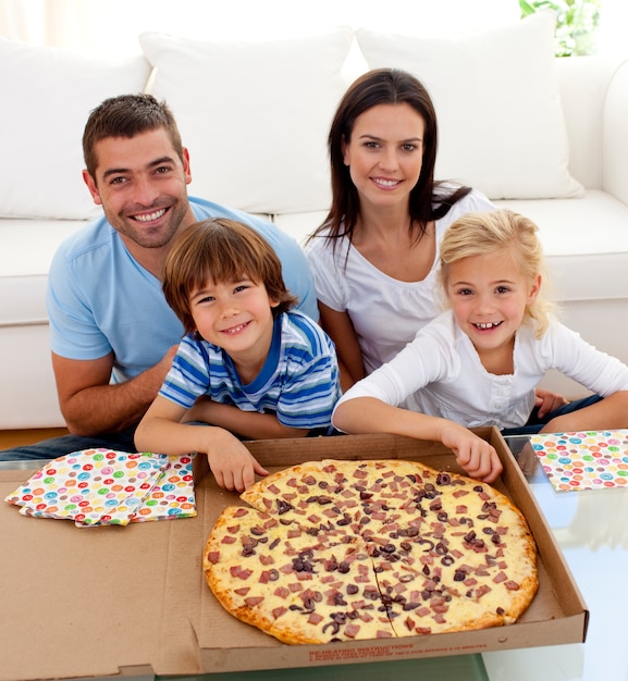 Lista 25+ Imagen imagenes de una familia comiendo Lleno