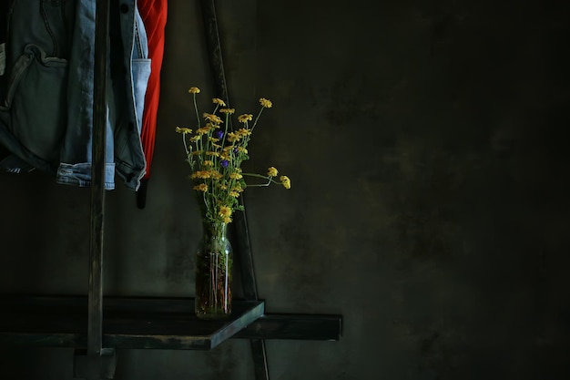 Florero De Flores Naturaleza Muerta Verano Estacional Dentro De Estilo