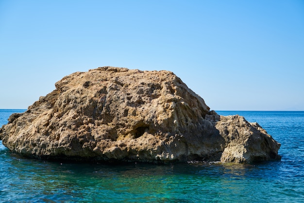 Fondo De Mar Azul Y Roca Foto Premium