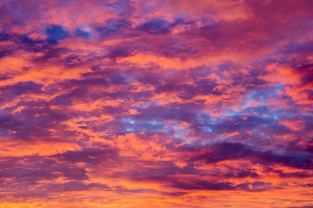 Fondo De Nubes Al Atardecer Foto Premium