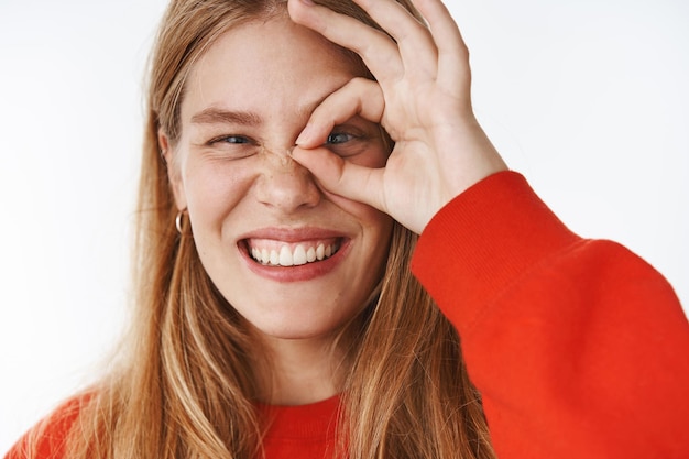 Foto De Cabeza De Feliz Carism Tica Y Despreocupada Joven Estudiante