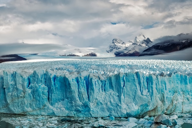 El Glaciar Perito Moreno Otono En El Parque Nacional Los Glaciares El Calafate Provincia De Santa Cruz Los Andes Argentina Foto Premium