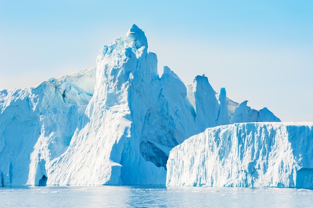 Grandes Icebergs Azules En El Fiordo Helado De Ilulissat Groenlandia Occidental Foto Premium