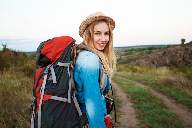 mochila viajera mujer