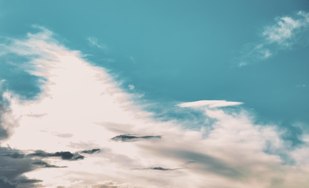 Hermoso cielo azul y nubes de fondo natural fondos de atmósfera de