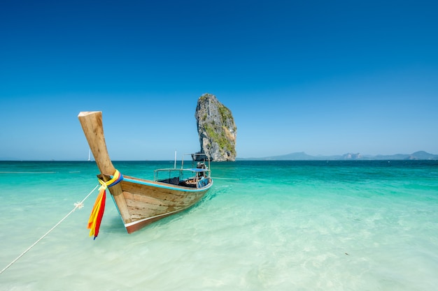 Hermoso paisaje de playa en tailandia Foto Premium