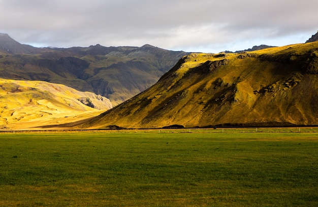 Imagen Del Hermoso Paisaje De Islandia Foto Premium