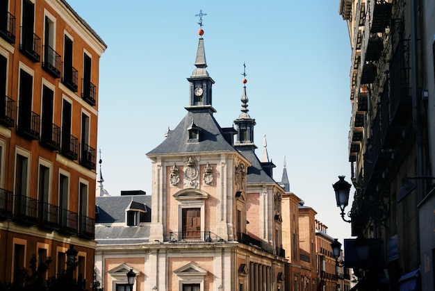 Impresionante Toma De Las Fachadas De Los Edificios Históricos ...