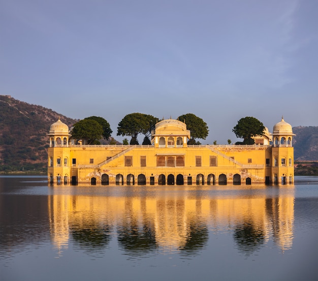 Álbumes 18+ Foto jal mahal palacio del agua de jaipur Lleno