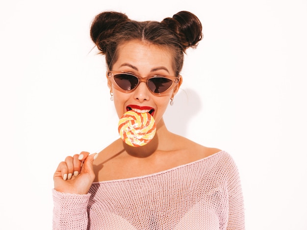 Joven Hermosa Mujer Sexy Hipster Con Labios Rojos En Gafas De Sol