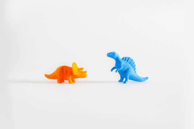 dinosaurio de plastico